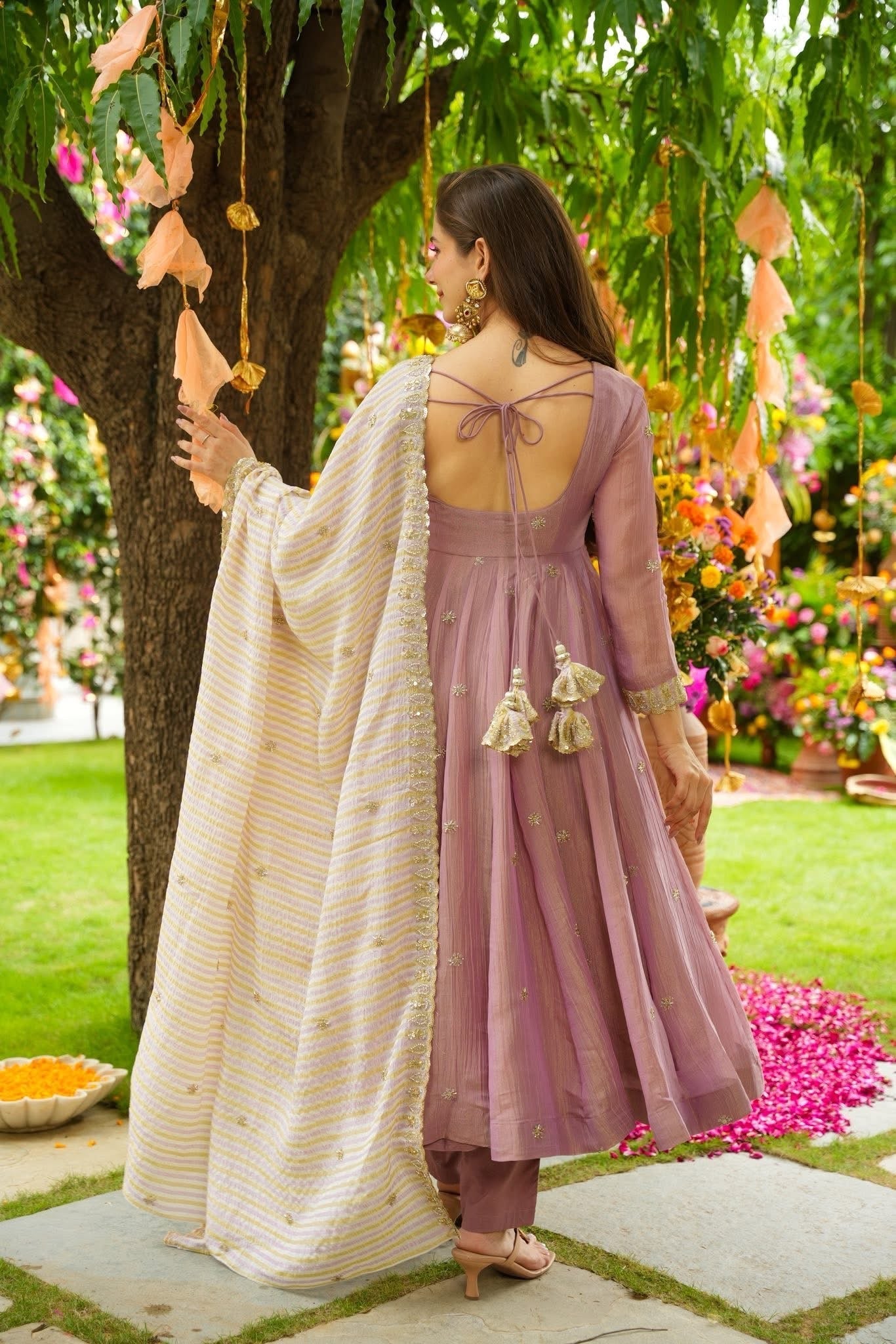 Kavyaani Suit Set