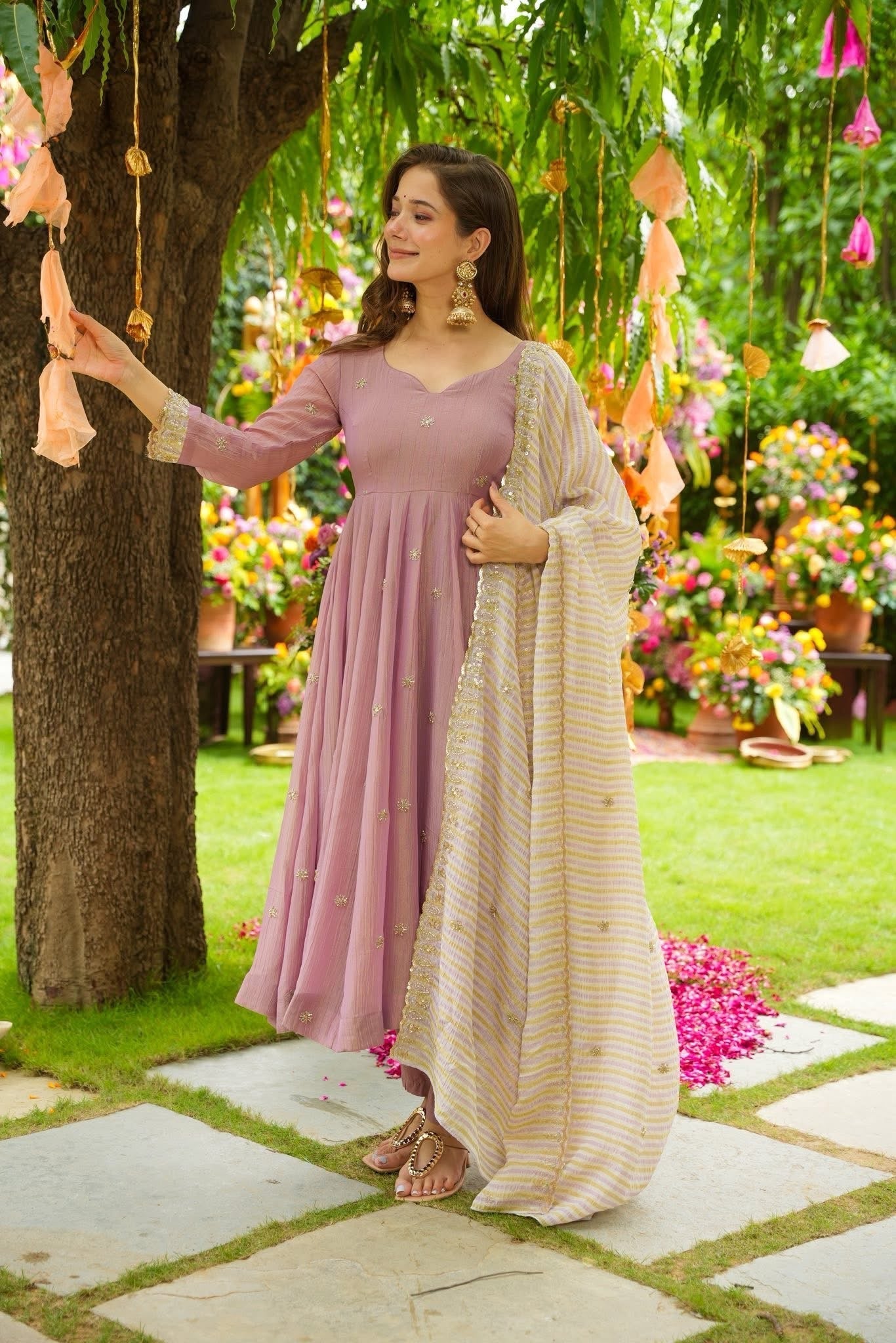 Kavyaani Suit Set