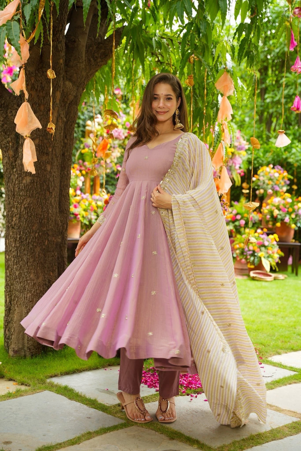 Kavyaani Suit Set