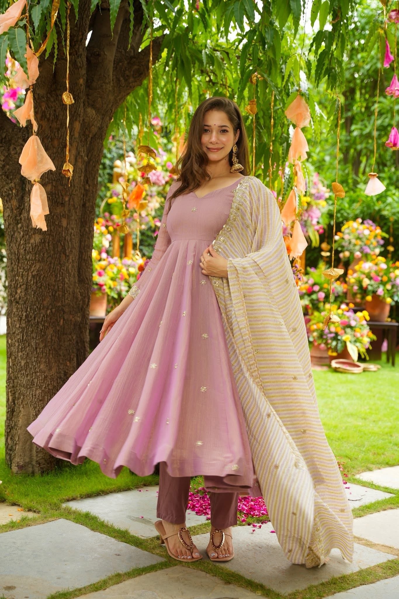 Kavyaani Suit Set